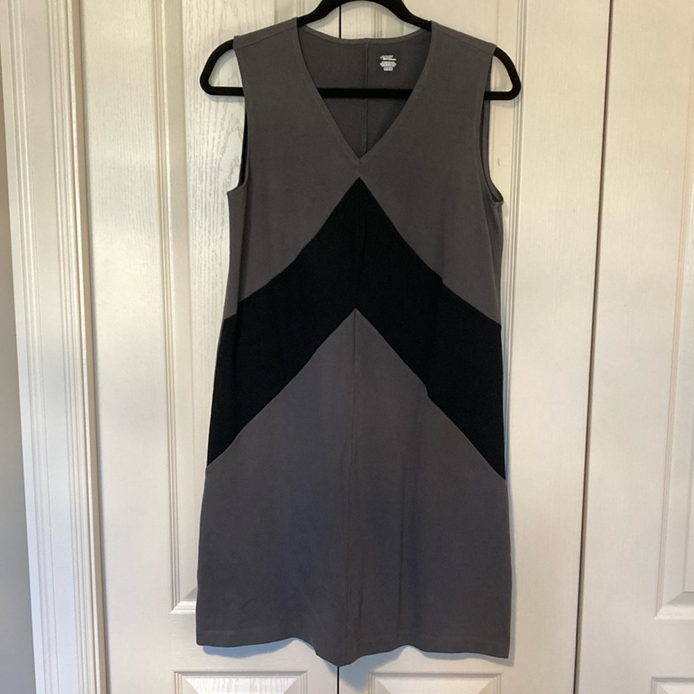 BNWT Jockey chevron black and grey sleeveless dress size medium.